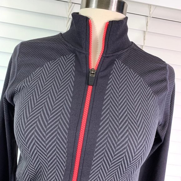 🚫SOLD! NWOT |•FABLETICS•| Athletic/Active Jacket - Picture 4 of 8